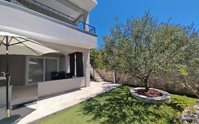 Olive Tree Apartment Zecevo